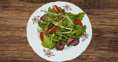 Салат с ростбифом