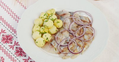 Селедочка с отварной картошечкой